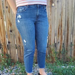 Womens Old Navy Mid-Rise Boyfriend Jeans - Size 2